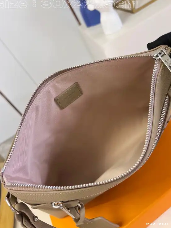 Cheap VUITTON LOUIS POUCH IPAD 0521